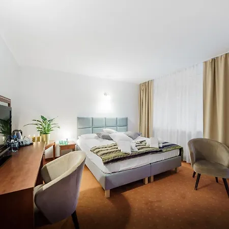 Hotel Promenada Zegrze *