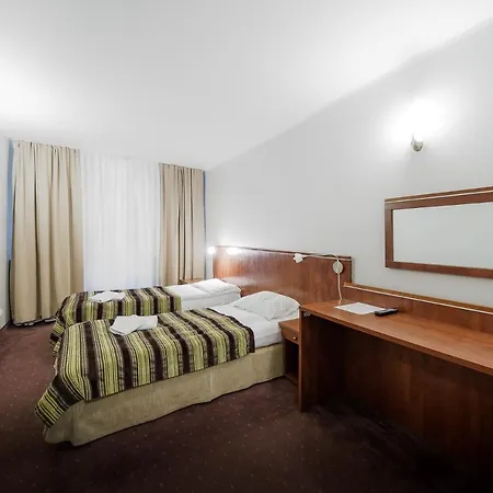 Promenada Zegrze Hotel *