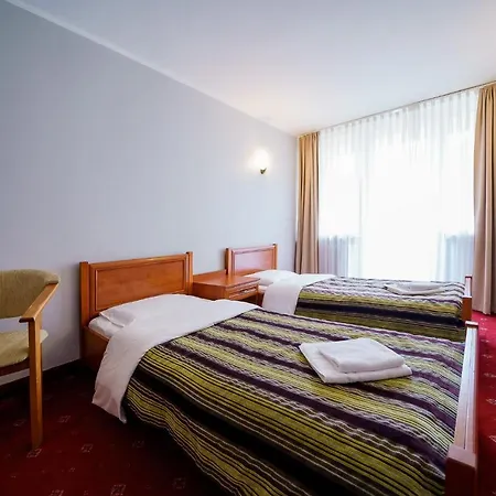 Promenada Zegrze Hotel *