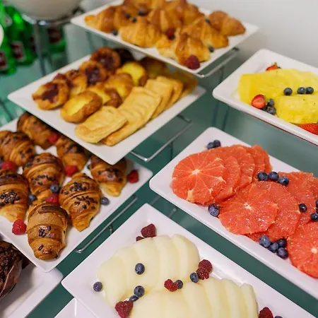 Promenada Zegrze Hotel *