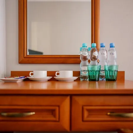 Promenada Zegrze Hotel *