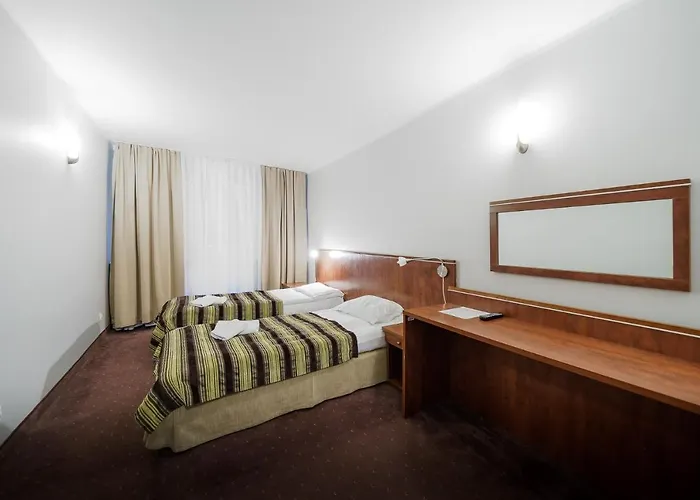 Promenada Zegrze Hotel *