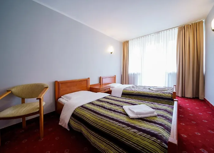 Promenada Zegrze Hotel *